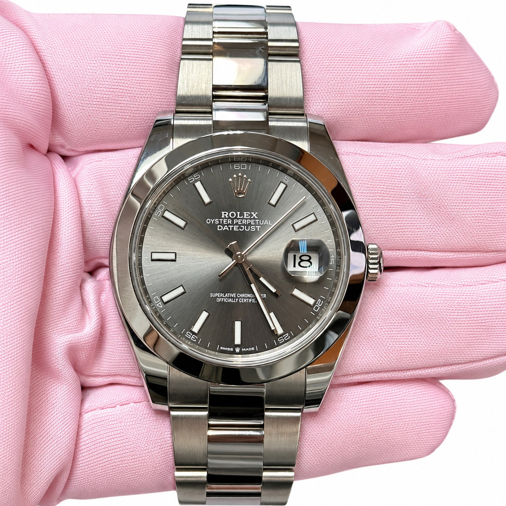 Rolex Datejust 41 126300 Silver Dial Smooth Bezel 2025 Watch & Card Excellent