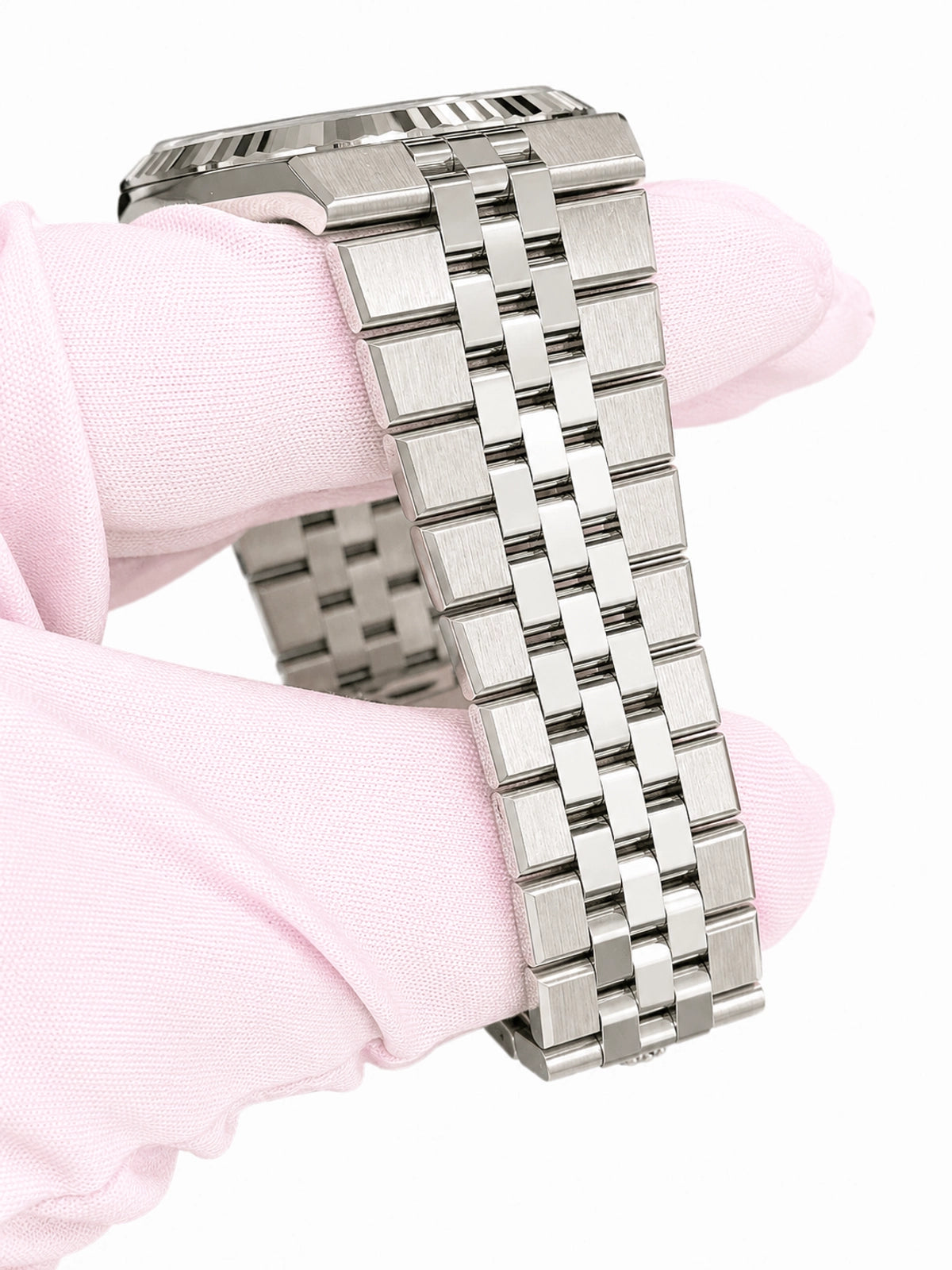 Rolex Land-Dweller 40 White Honeycomb Dial on Flat Jubilee 127334 Card 2026